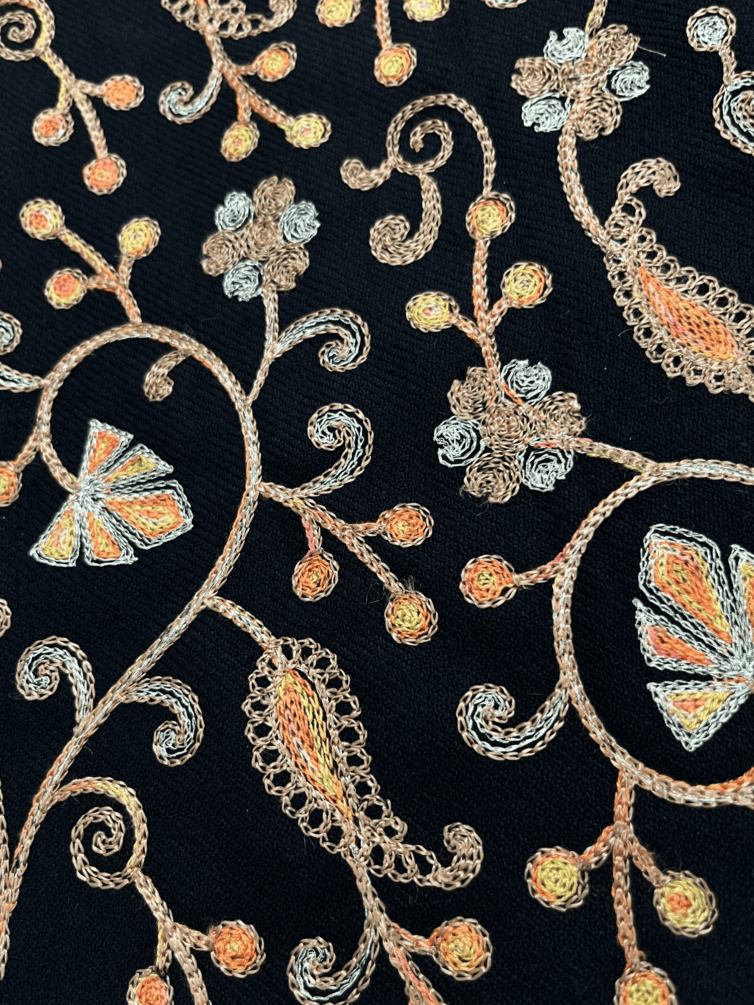 Black Aari–Tilla Embroidered Kashmiri Pheran