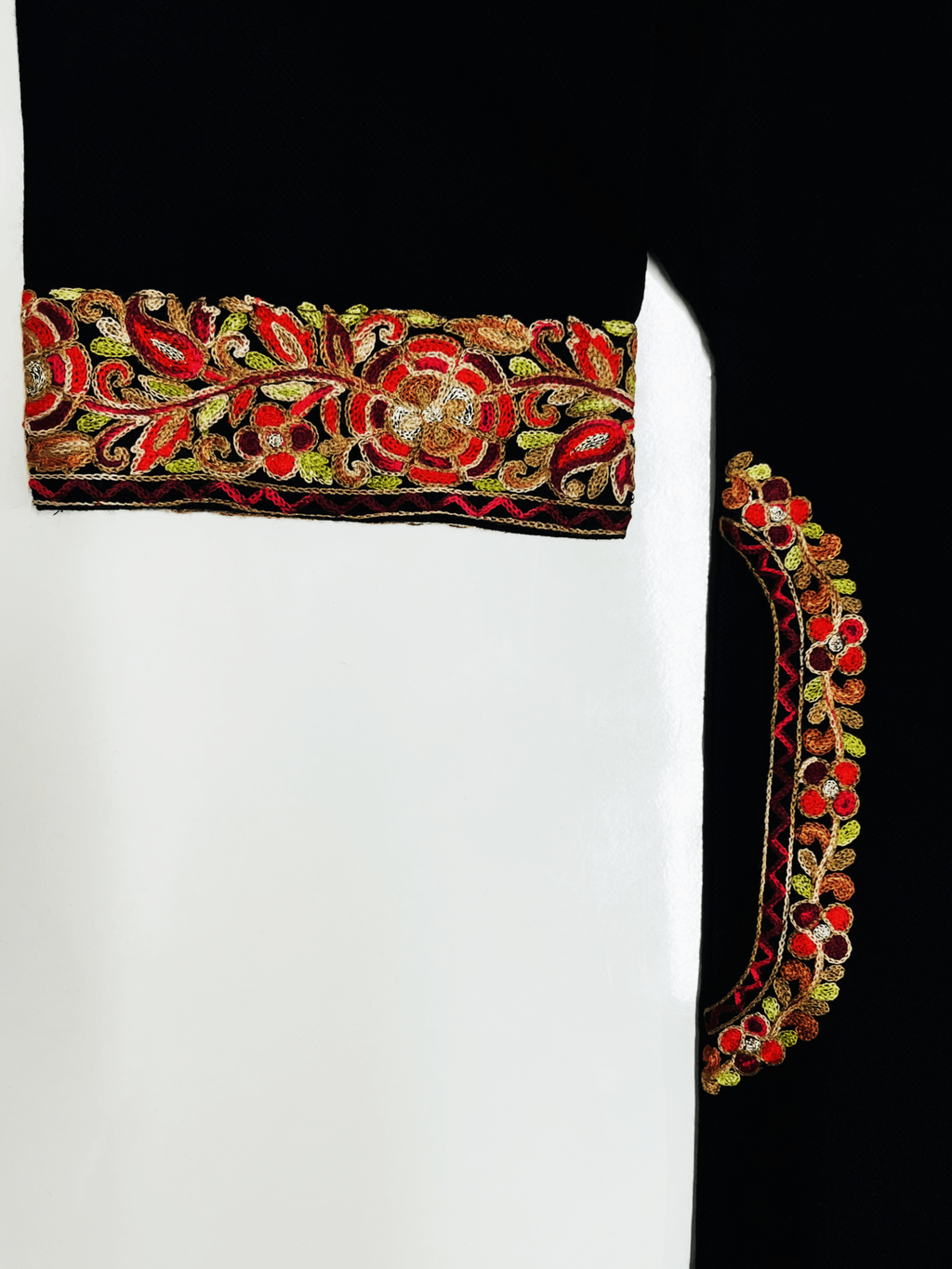 Classic Black Aari & Tilla Embroidered Kashmiri Pheran