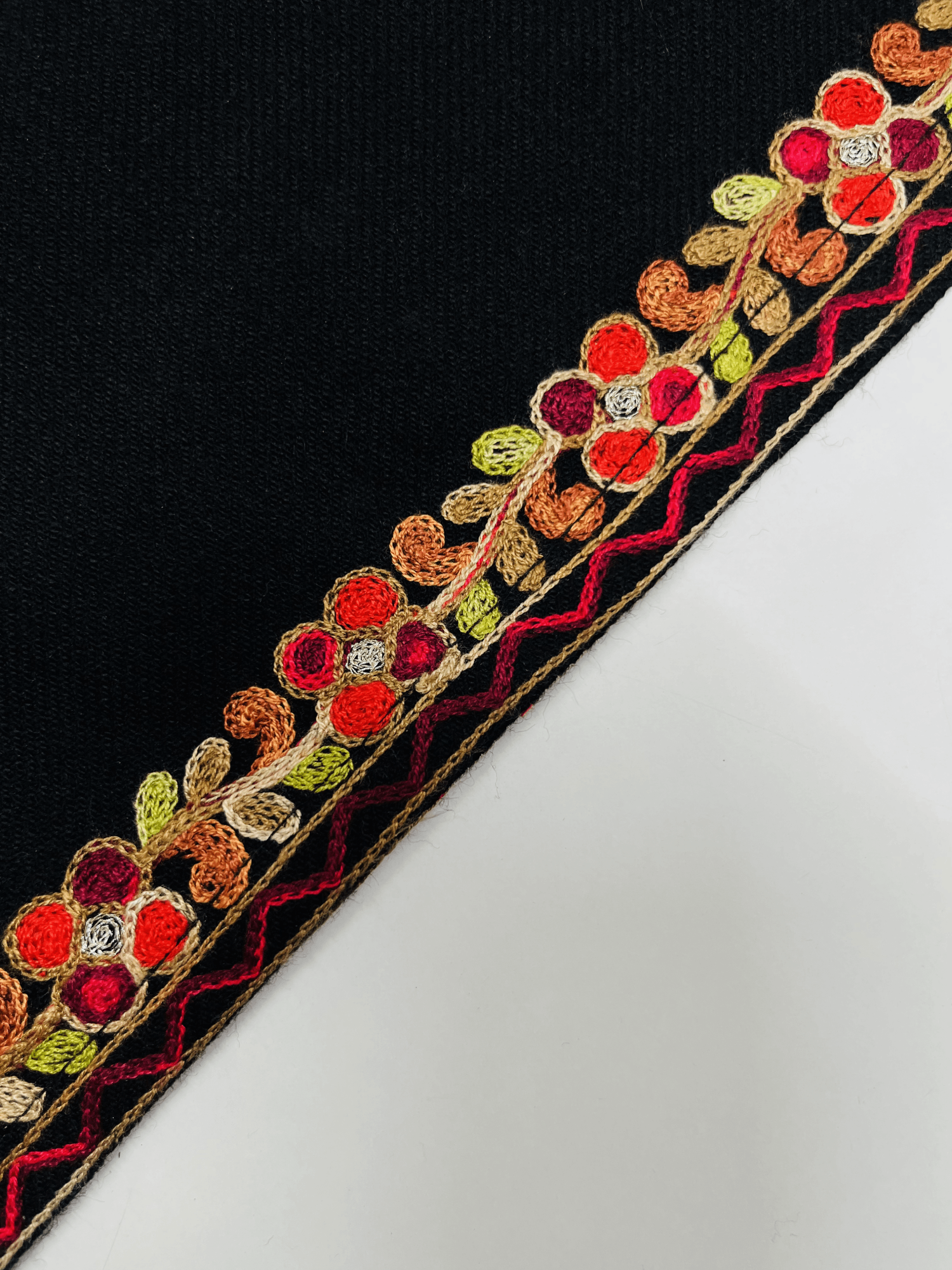 Classic Black Aari & Tilla Embroidered Kashmiri Pheran