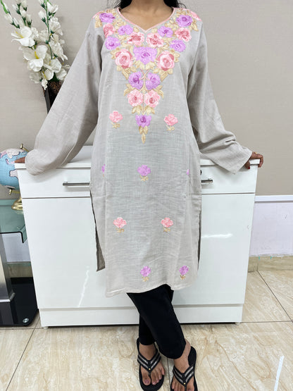 Naariy Grey Embroidered Thread Work Cotton Straight Kurti