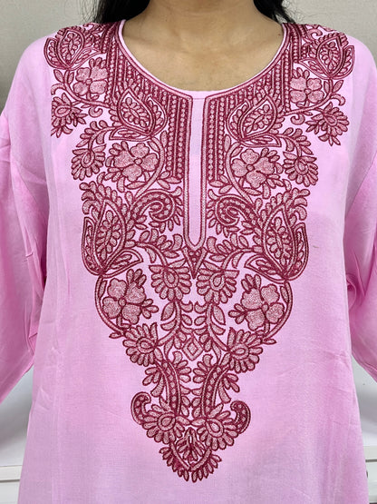 Naariy Pink Embroidered Thread Work Rayon Straight Kurti