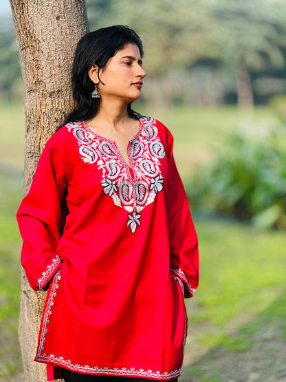 Naariy Red Embroidered Thread Work Cotton Straight Kurti