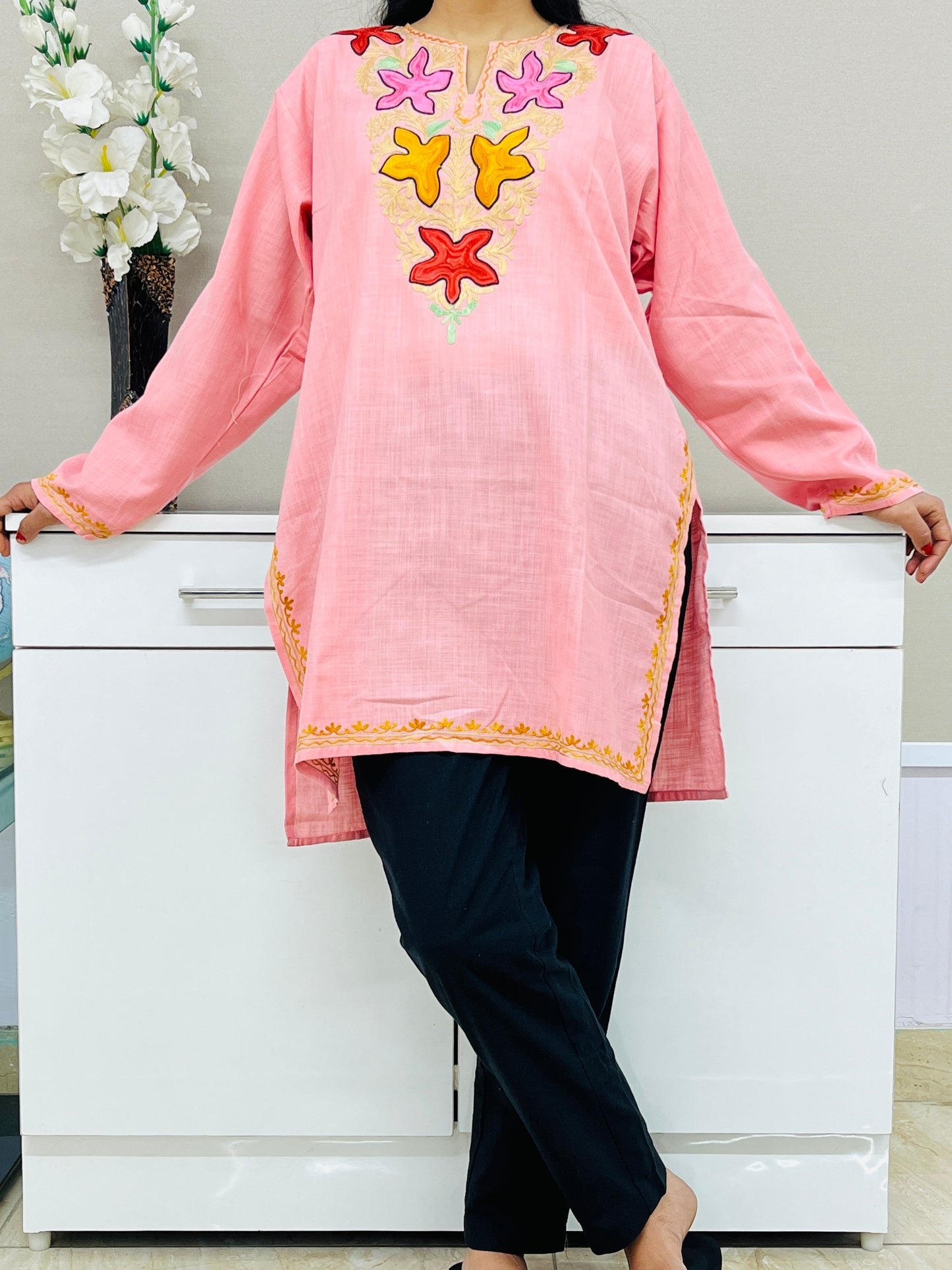 Naariy Peach Embroidered Thread Work Cotton Straight Kurti