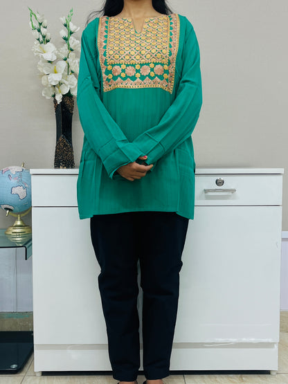 Naariy Green With Golden Embroidered Thread Work Cotton Straight Kurti