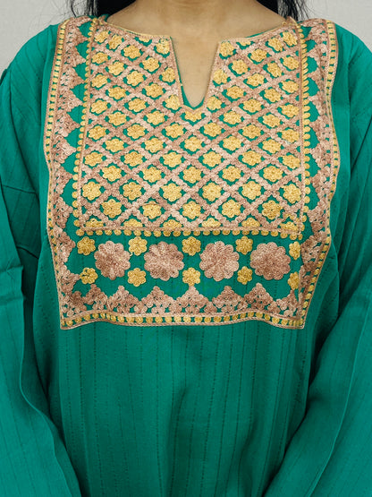 Naariy Green With Golden Embroidered Thread Work Cotton Straight Kurti