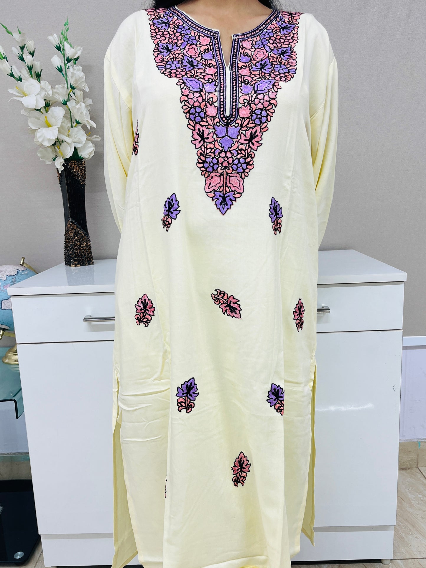 Naariy Light Yellow Embroidered Thread Work Rayon Straight Kurti