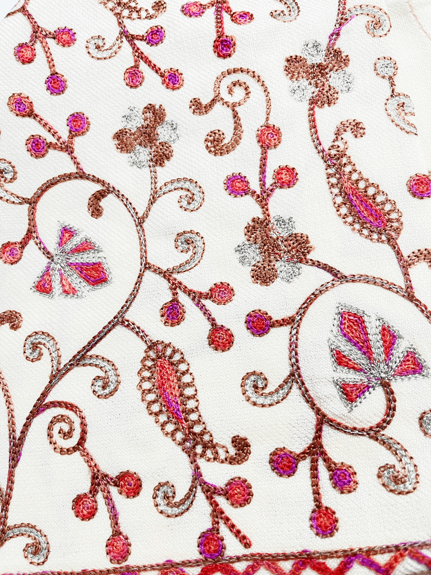 Ivory Aari –Tilla Embroidered Kashmiri Pheran