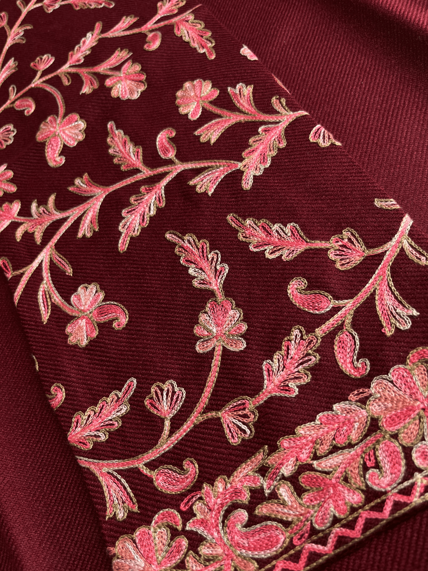 Mehr-e-Gul Maroon Aari Embroidered Kashmiri Pheran