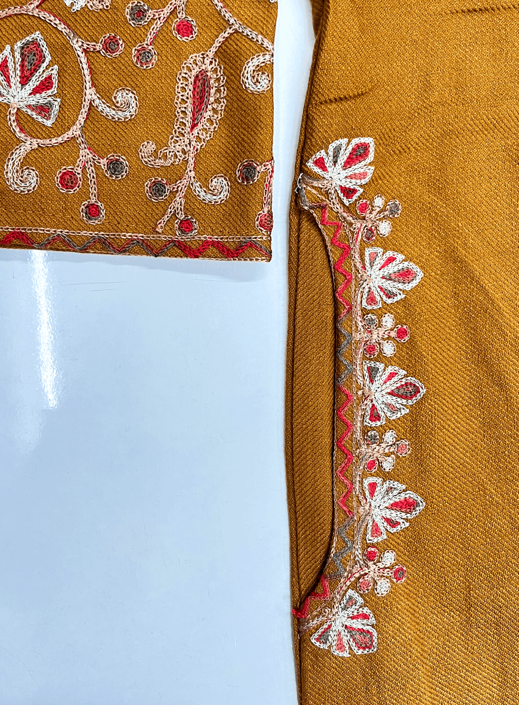 Mustard Aari–Tilla Embroidered Kashmiri Pheran