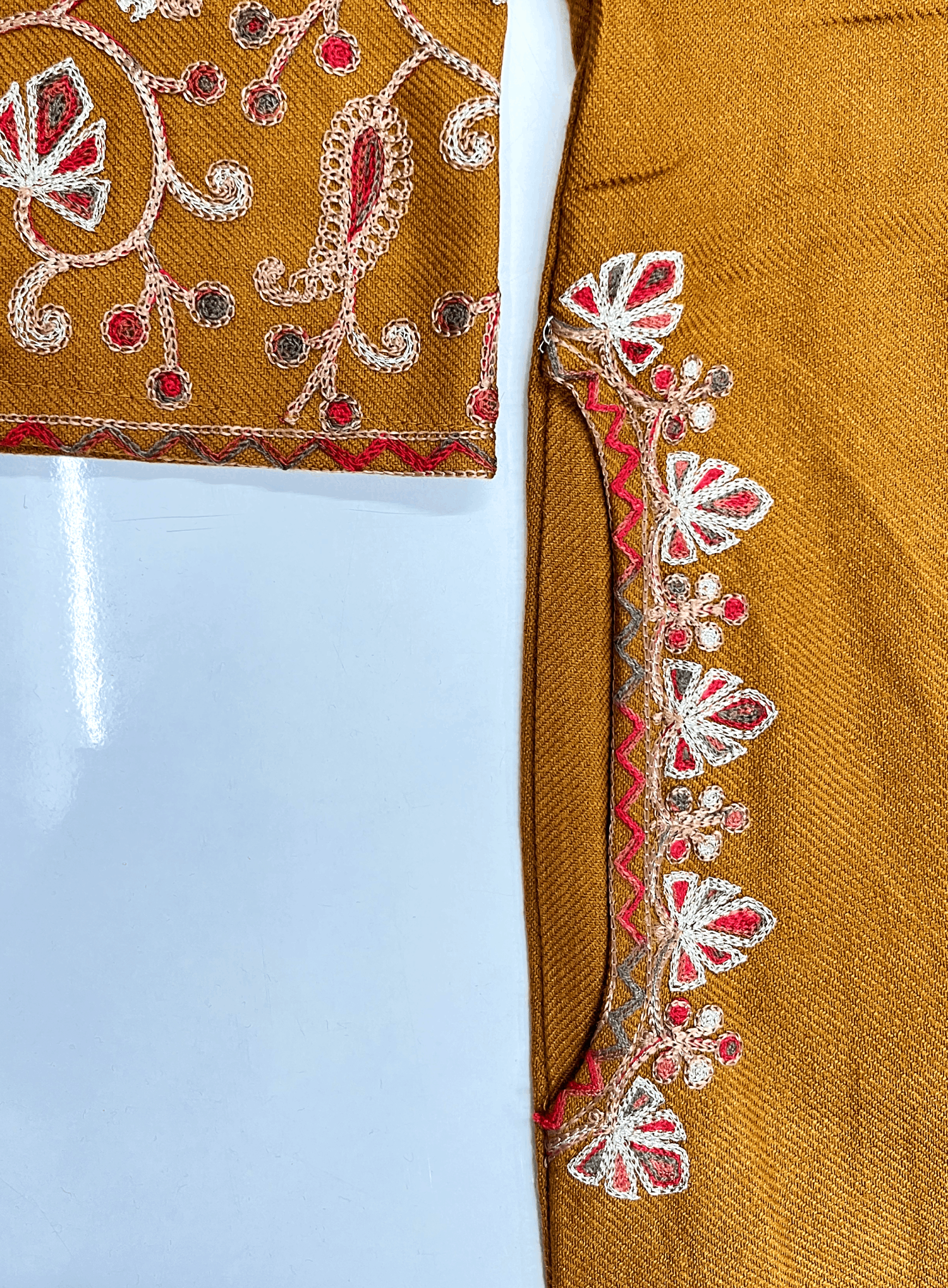 Mustard Aari–Tilla Embroidered Kashmiri Pheran