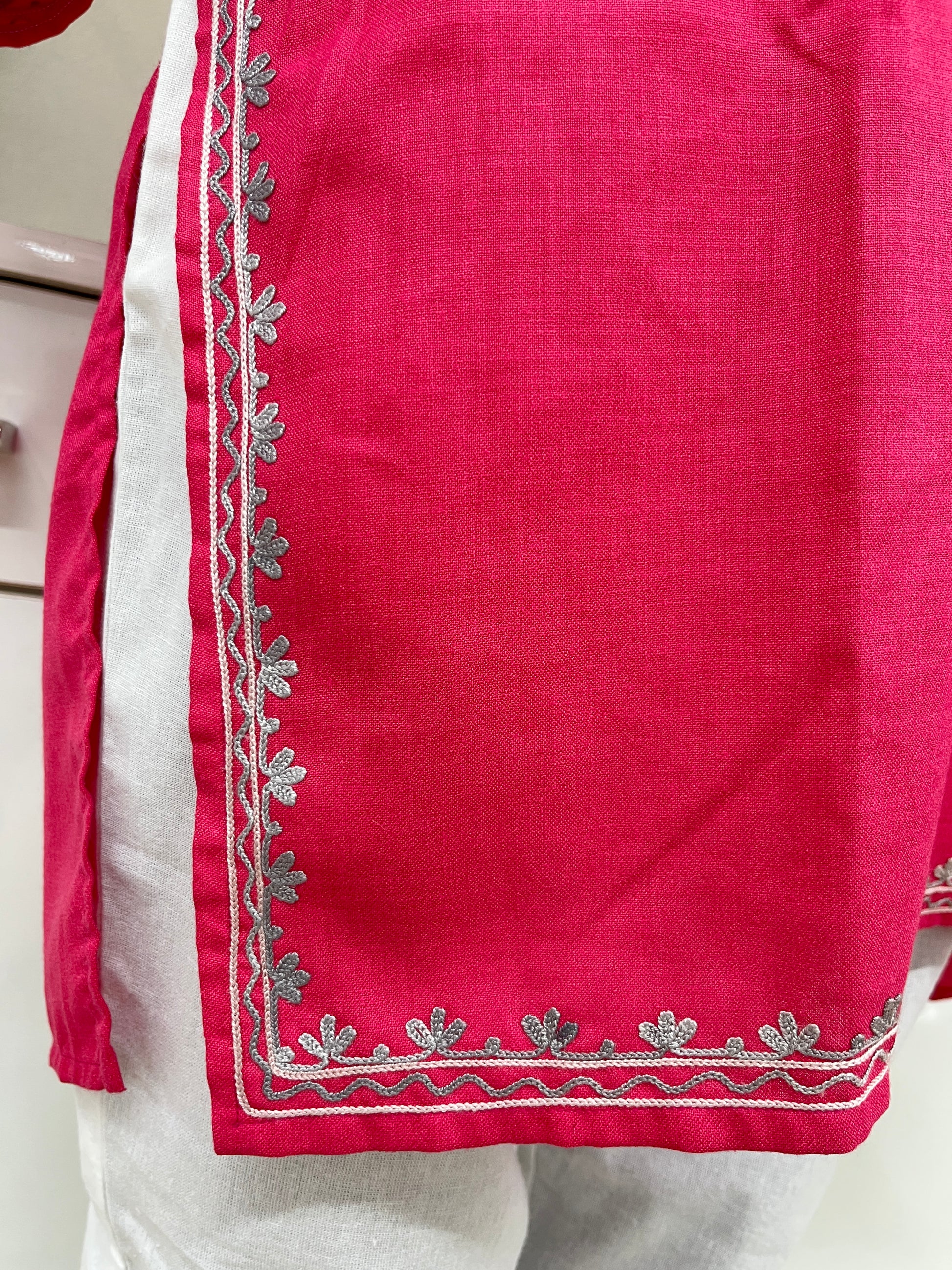 Thread Work White Cotton Straight Kurti