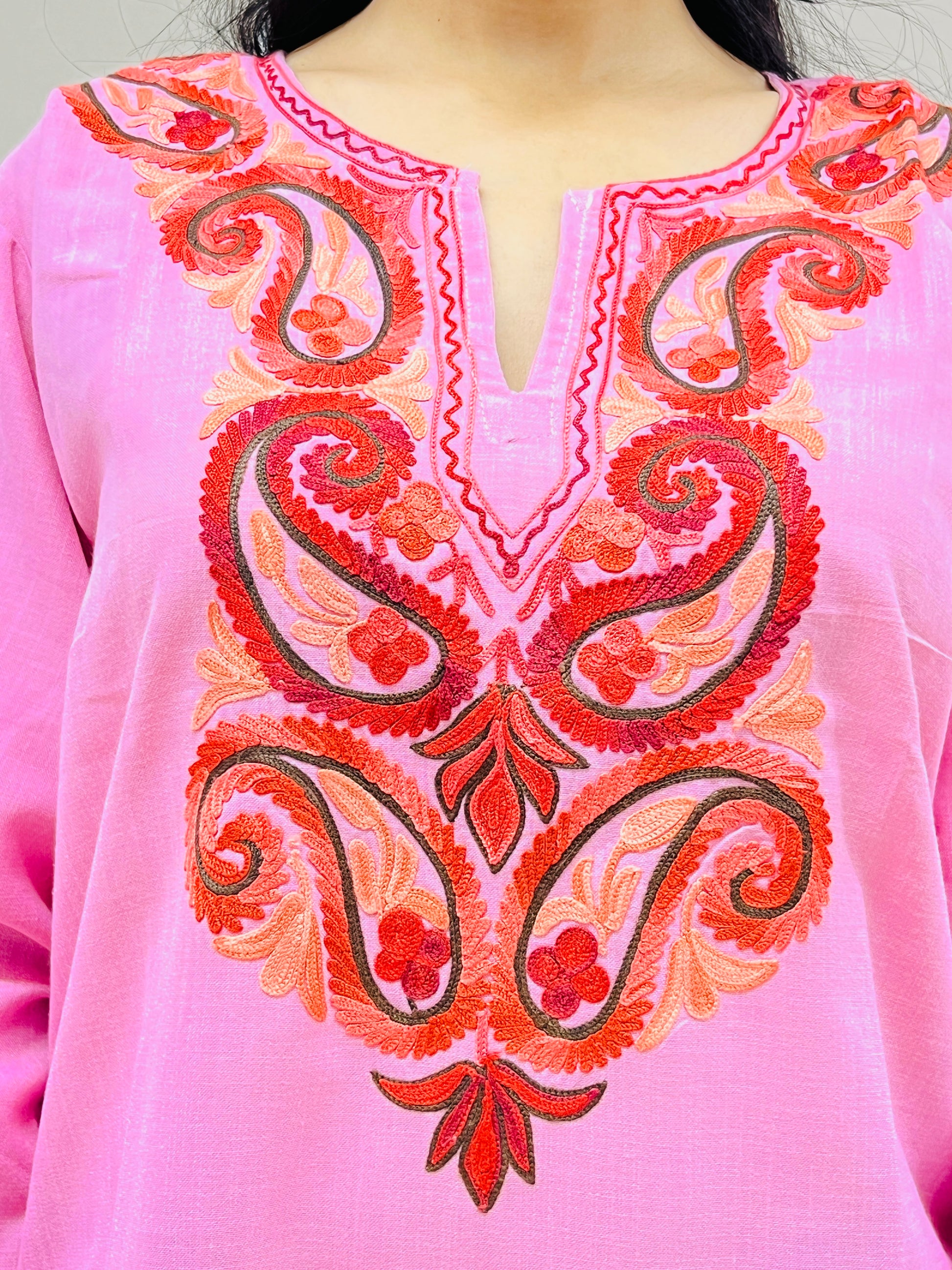 Embroidered Thread Work White Cotton Straight Kurti