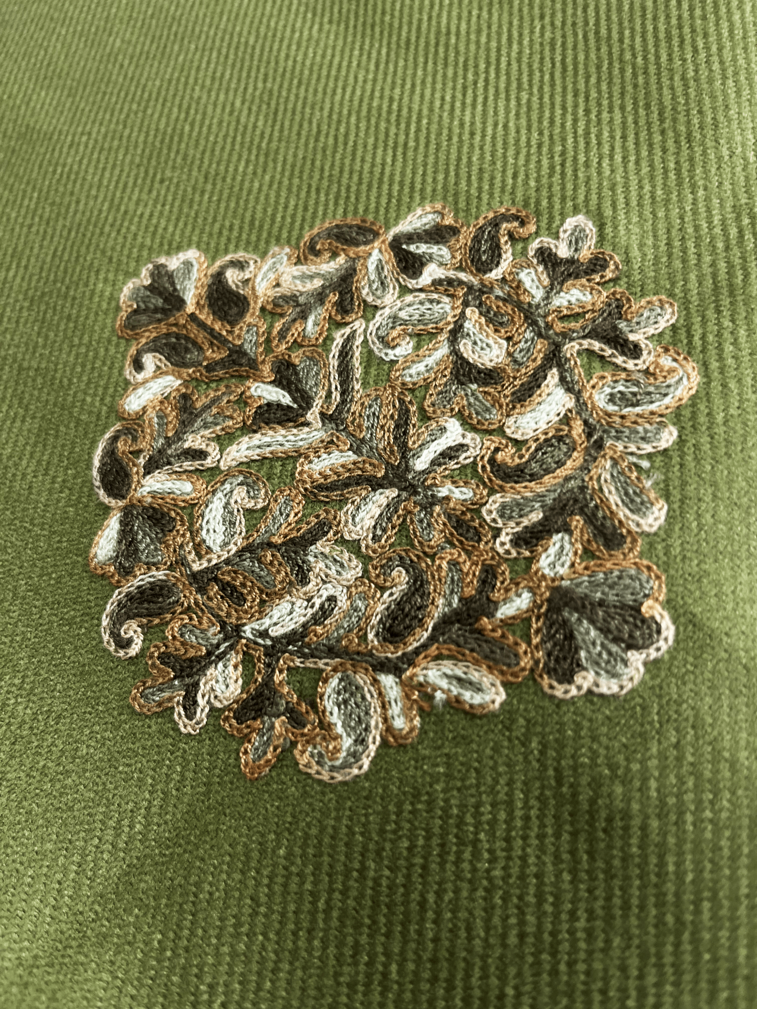 Olive Noor Aari-Embroidered Kashmiri Pheran