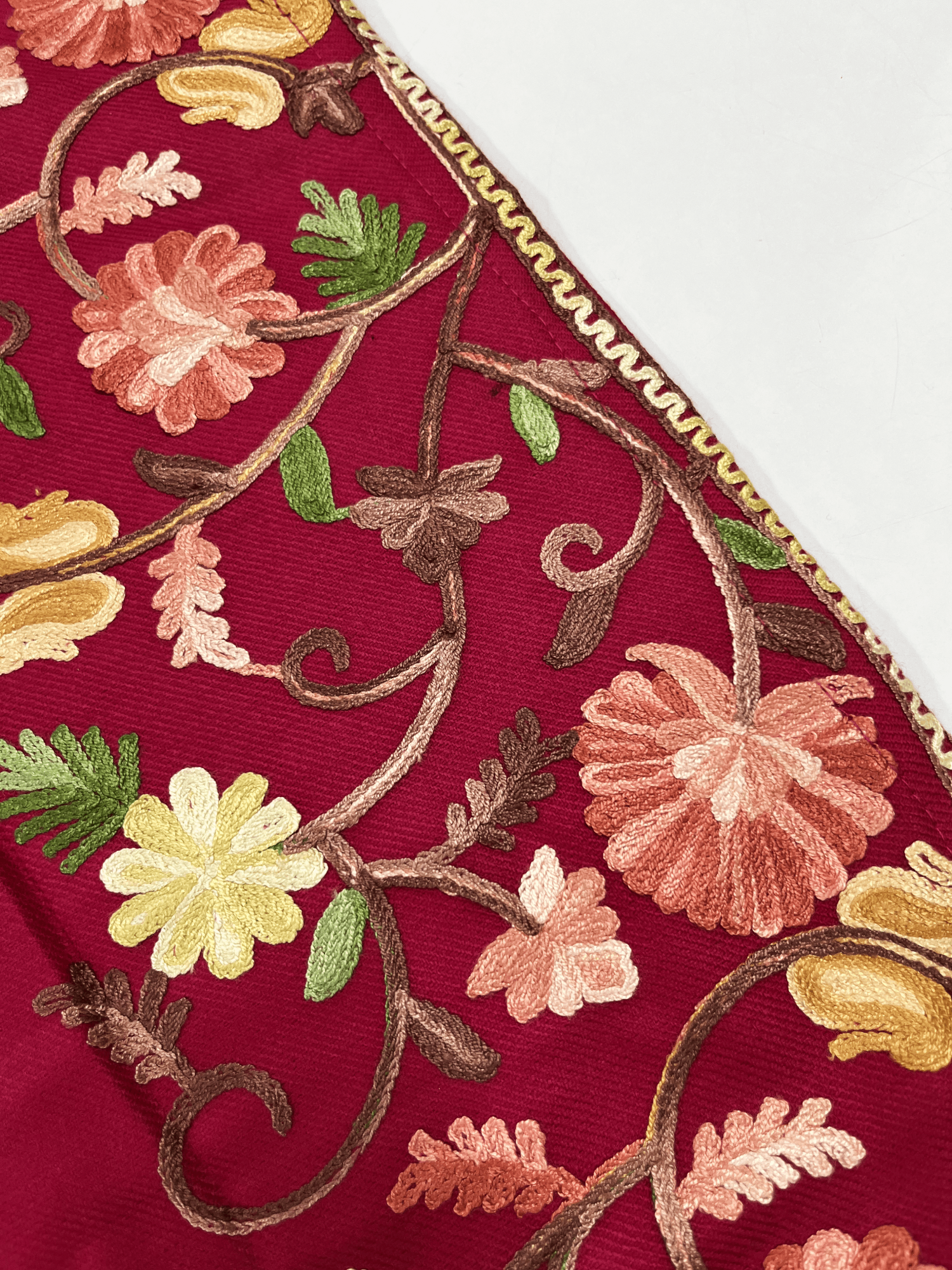 Pink Floral Aari–Tilla Embroidered Kashmiri Pheran