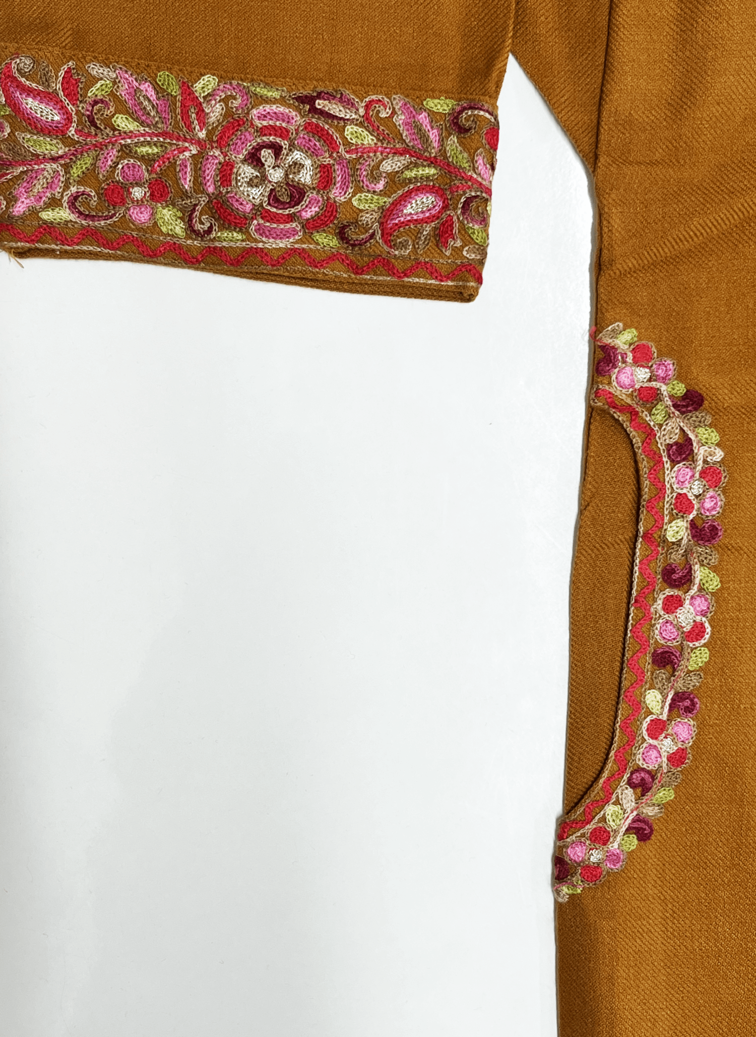 Rang-e-Mustard Aari-Tilla Embroidered Kashmiri Pheran