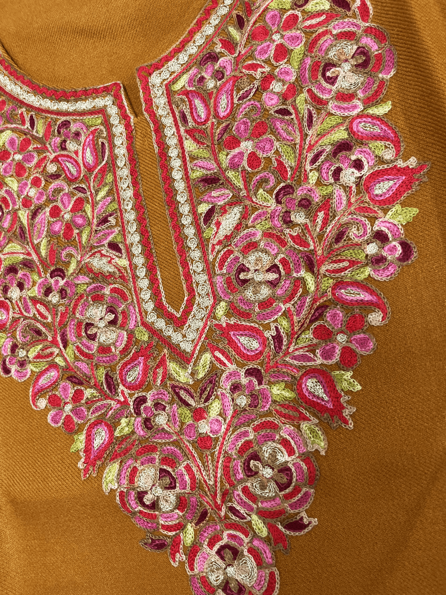 Rang-e-Mustard Aari-Tilla Embroidered Kashmiri Pheran