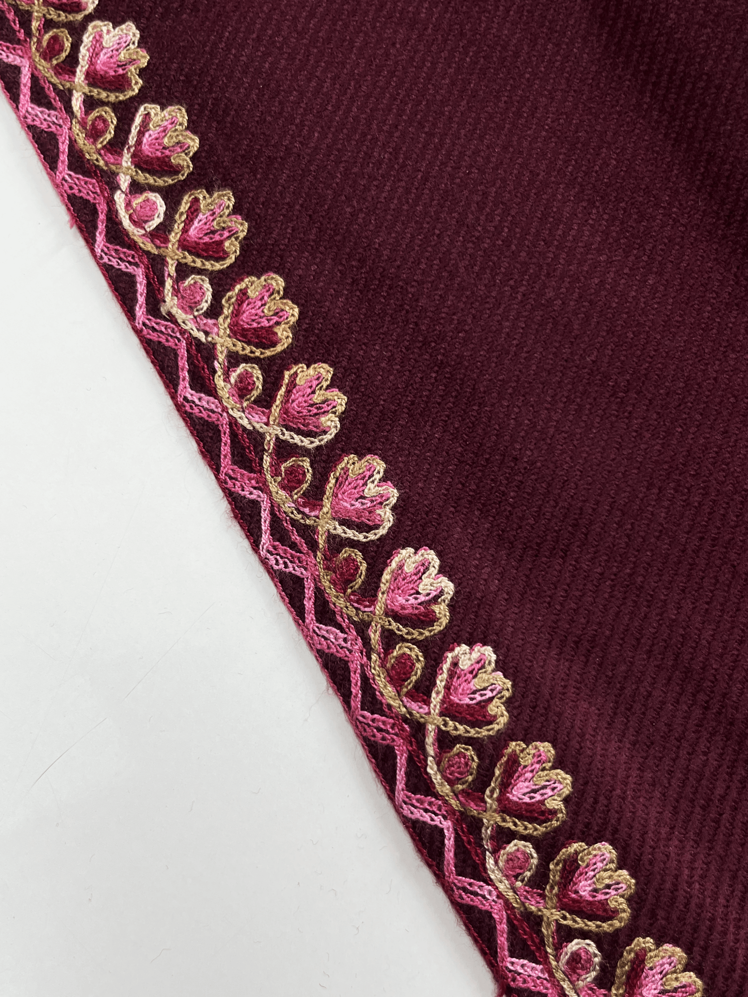 Zeenat-e-Wine Aari-Embroidered Kashmiri Pheran