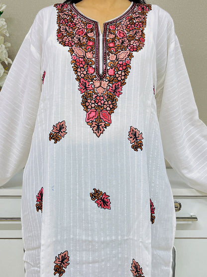 Naariy Pink Embroidered Thread Work White Cotton Straight Kurti