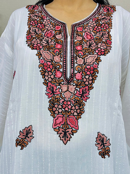 Naariy Pink Embroidered Thread Work White Cotton Straight Kurti