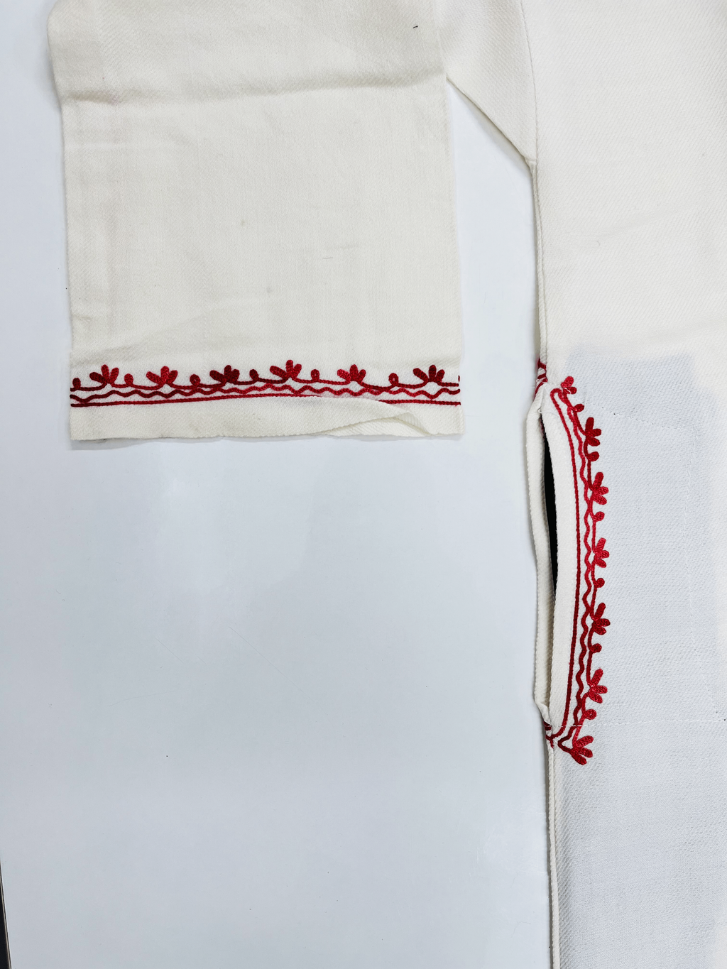 White & Multicolor Embroidered Kashmiri Pheran
