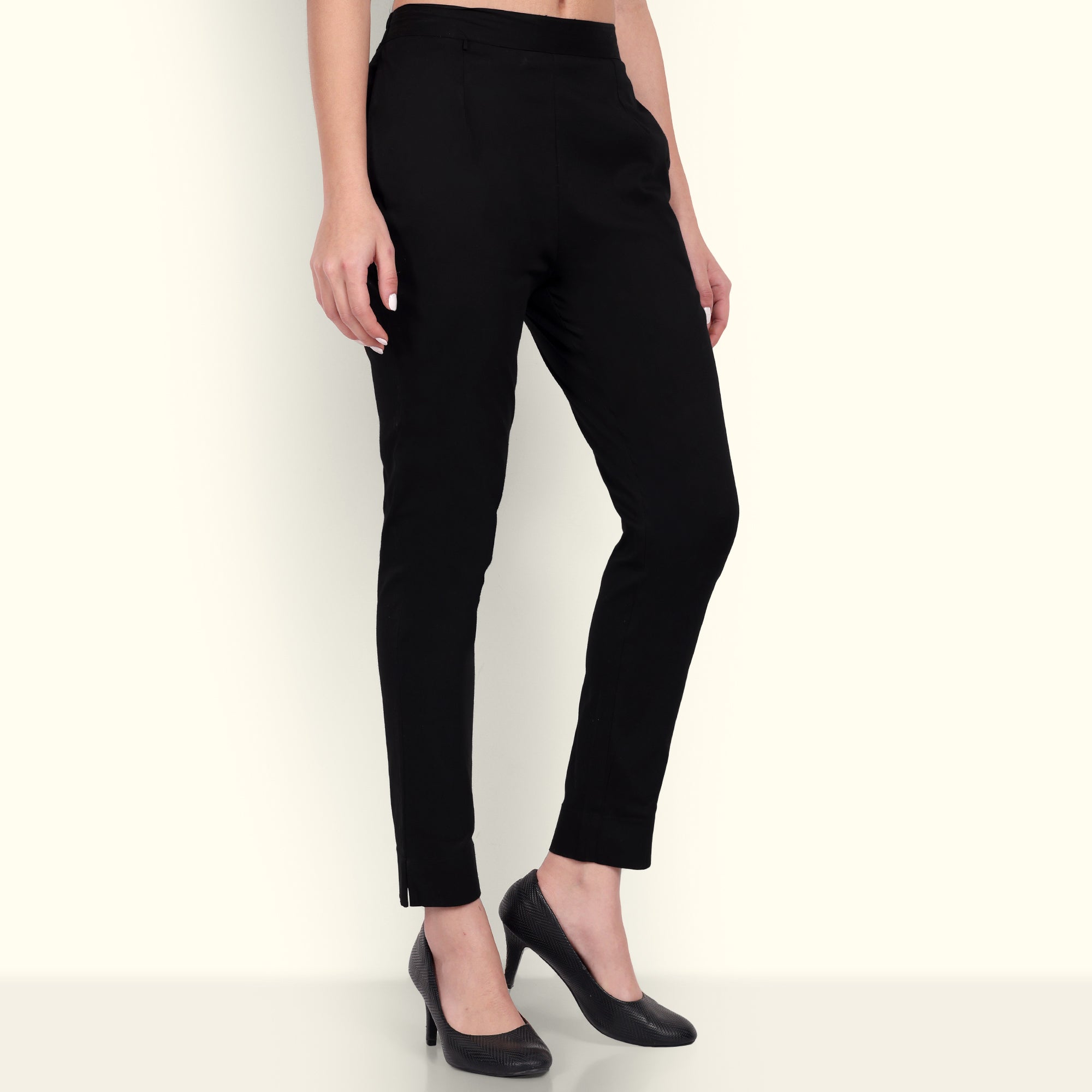 Naariy Black Stretchable Cotton Pant