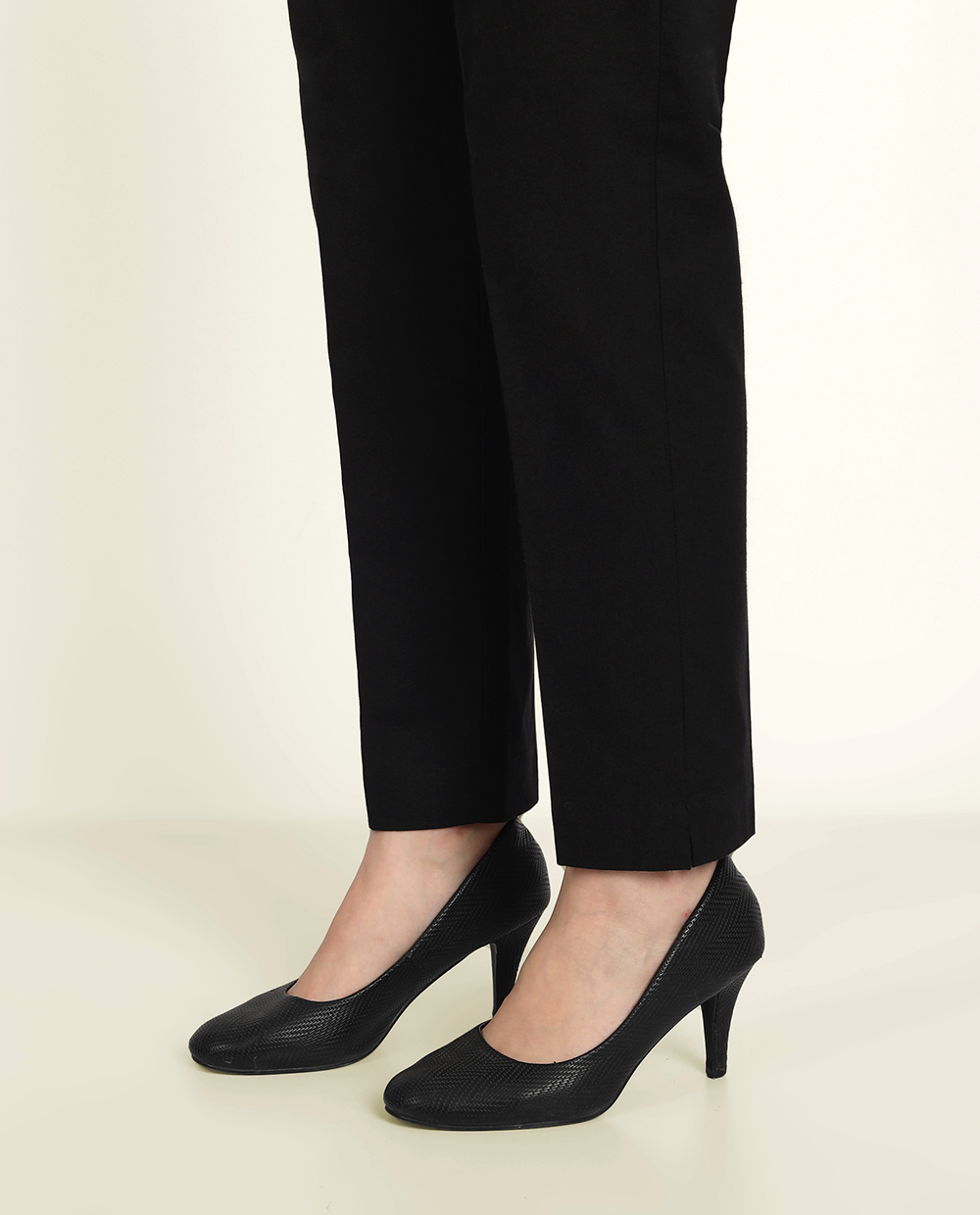 Black Solid Women Regular Fit Cotton Trouser